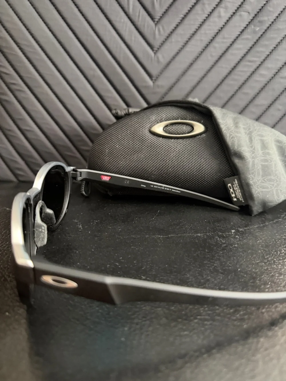 Oakley Black Round Sunglasses with Hard Case - Picture 2 of 3